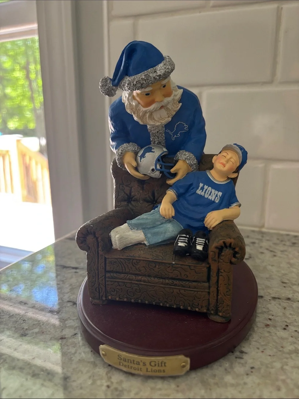 Vintage 2001 “Santa’s Gift: Detroit Lions” figurine